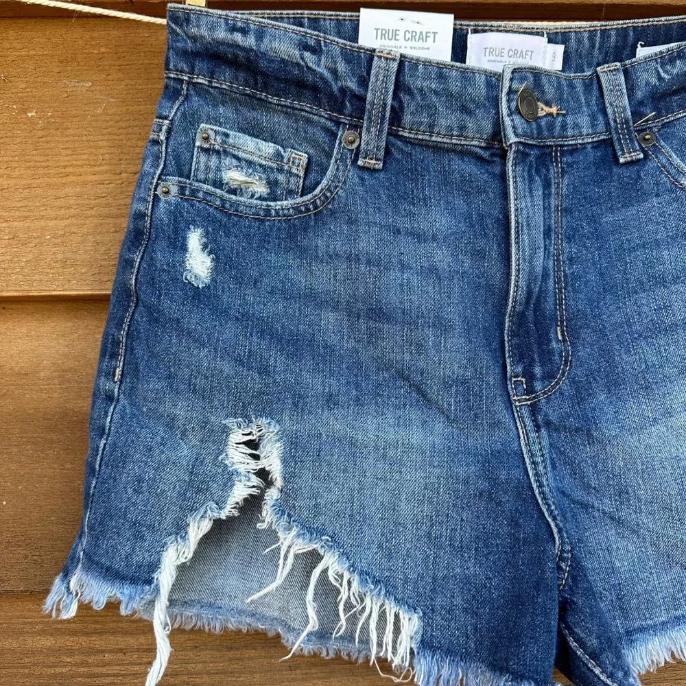 True Craft High Rise Distressed Destroyed Denim NWT Jean Shorts Size 9 - Picture 3 of 10